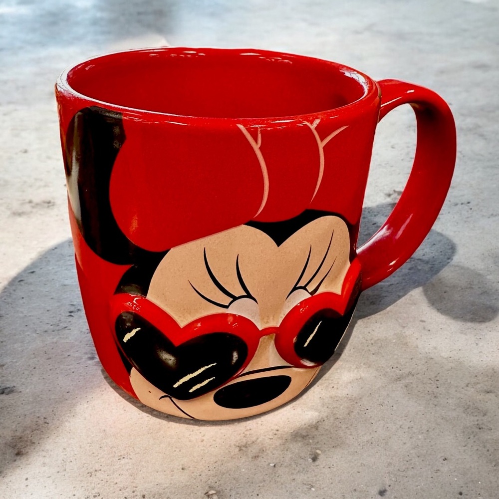 Disney Store Minnie Mouse XOXO Love Heart Glasses - Red 3D Cup 10oz Mug Coffee